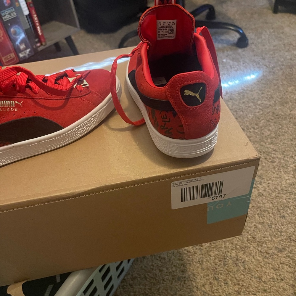 Puma Womans Harley Quinn Sneakers in Red and Black